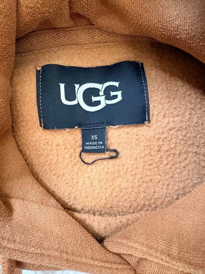 《美品》UGG ロゴ フードパーカー XS