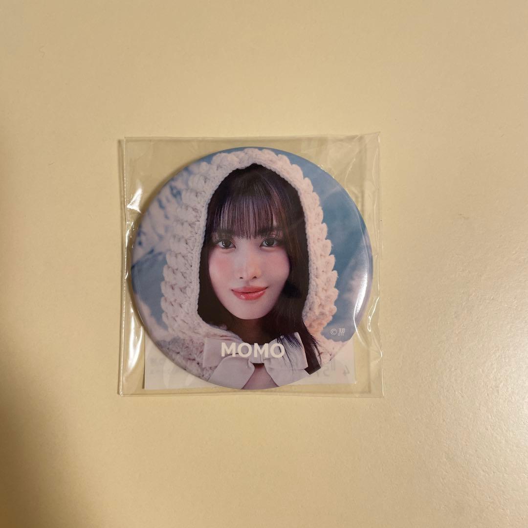 TWICE モモ 缶バッジ popup ski bar - メルカリ