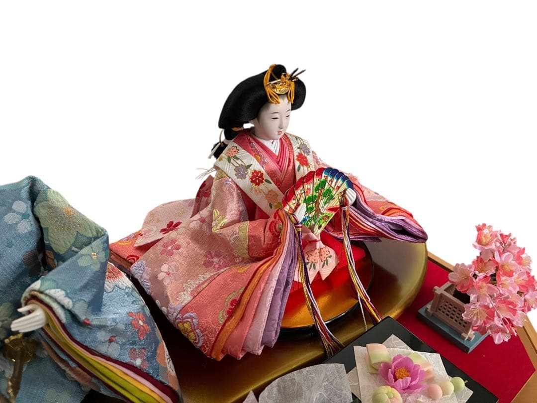 k*n様 伝統的な雛人形 大型ガラスケース付き 伝統的な雛人形がガラス