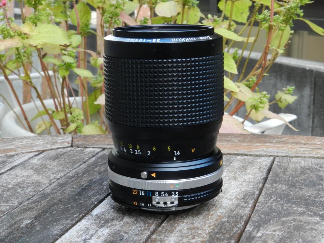 極美品　Nikon Zoom-Nikkor 35-105mm f/3.5-4.5
