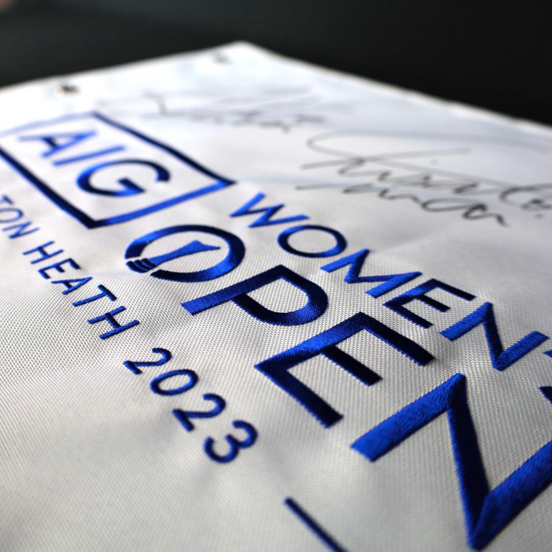 貴重‼️ 限定6枚！岩井千怜／明愛姉妹直筆サイン入りのグッズ！ 女子