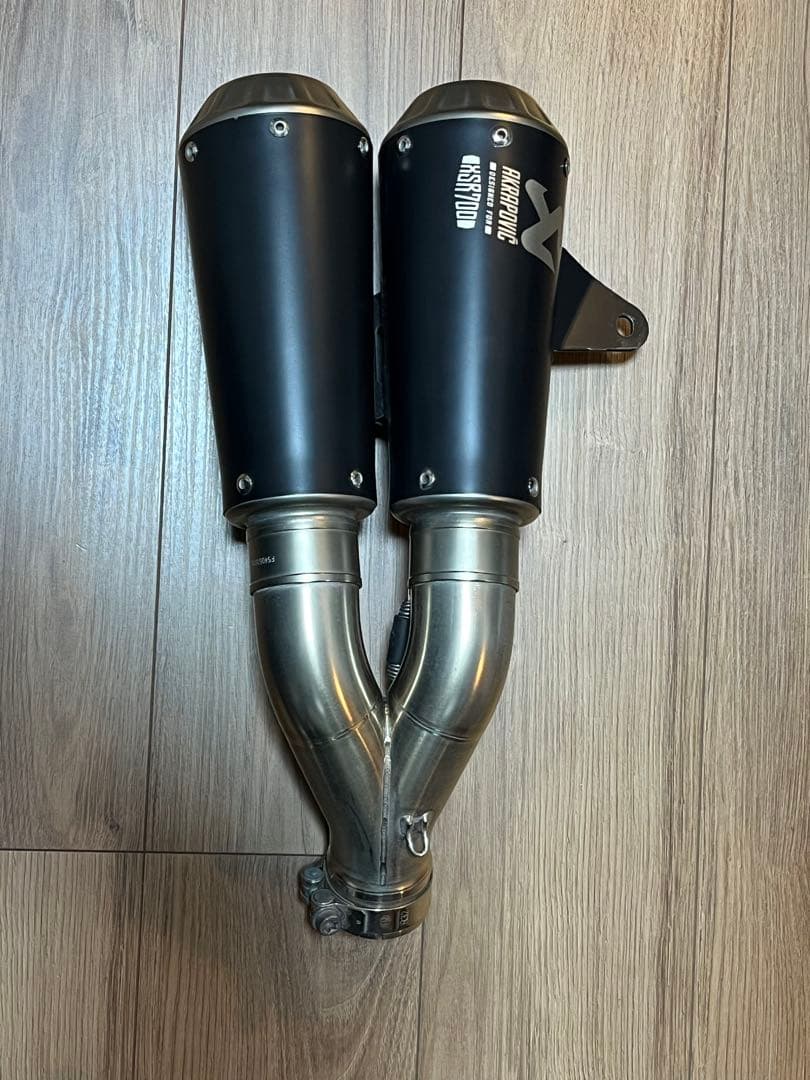 ヤマハ XSR700 欧州純正オプション アクラポビッチ 2本出しマフラー