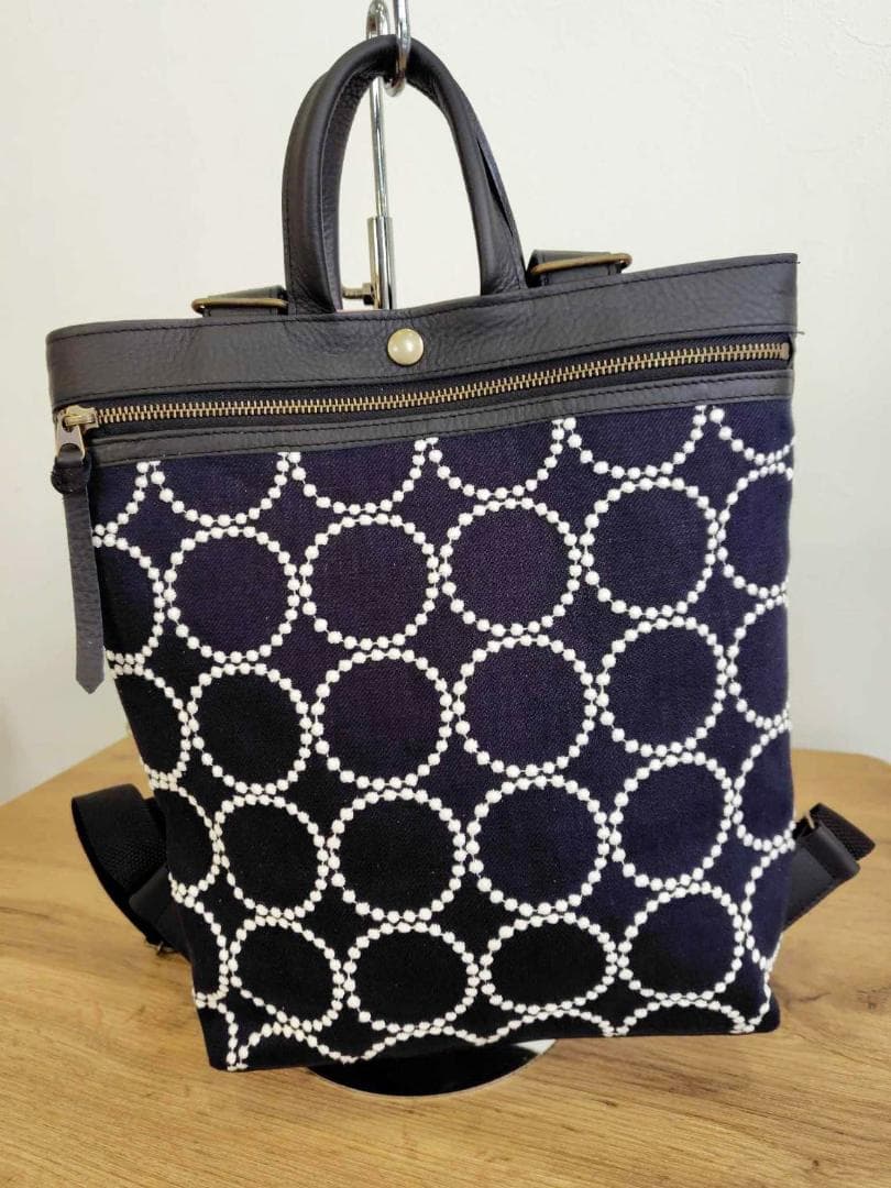 やま様】/2025tambourineタンバリンネイビー×白/牛革A4トー