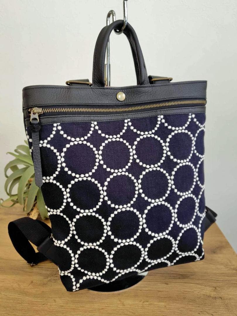 やま様】/2025tambourineタンバリンネイビー×白/牛革A4トー