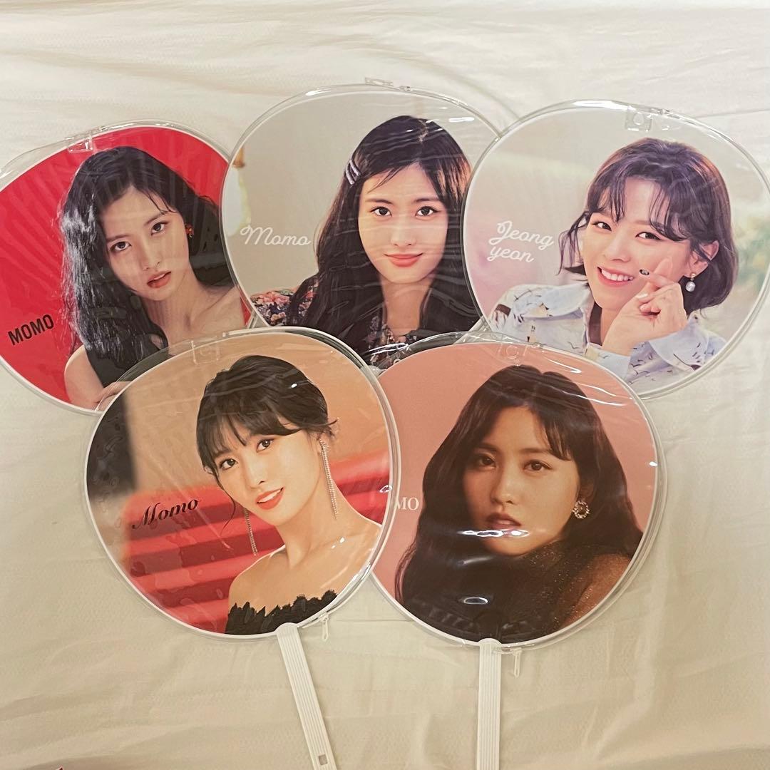 twice公式グッズアルバム トレカ ぬいぐるみ タオル ポスターまとめ