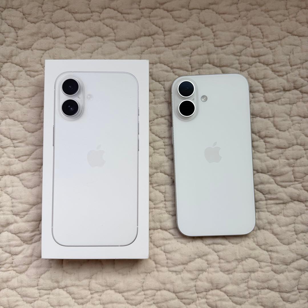 Apple iPhone 16 ホワイト 256GB Refurbished iPhone 16 256GB - White (Unlocked) - Apple (CA)