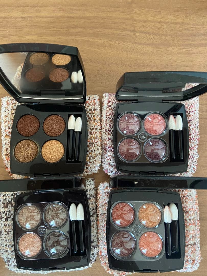 美品シャネル！オンブルツイード4パレットセット ツイードに心躍る！ シャネルのアイシャドウパレット。【手のひらの