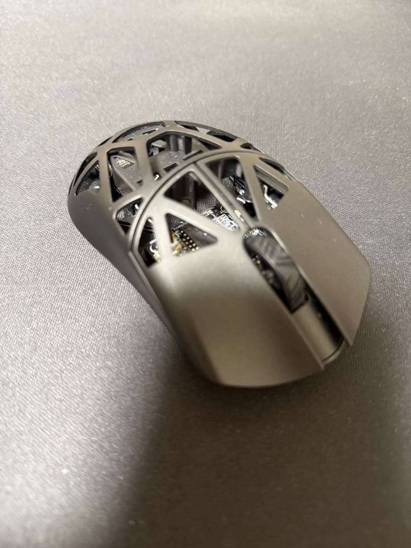 BeastX Pro 8K ブラック　穴なし