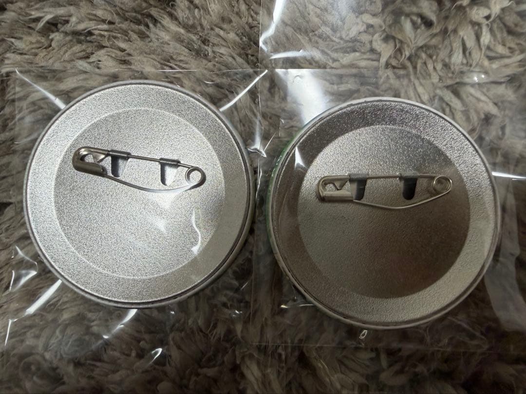 衣更真緒 缶バッジ リンベル 42個 - メルカリ