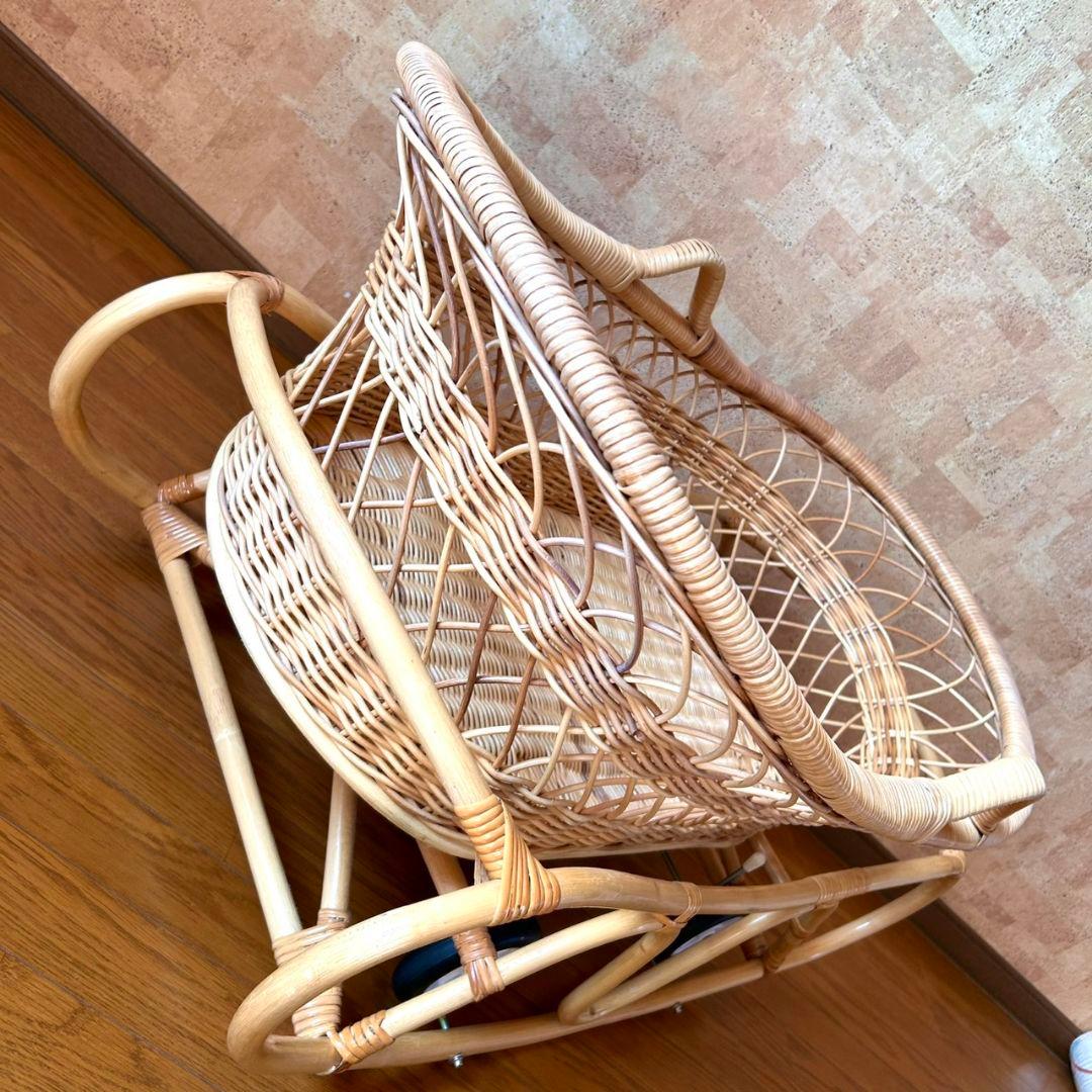美品☆藤のゆりかご ラタン☆インテリアや店舗のディスプレイにも