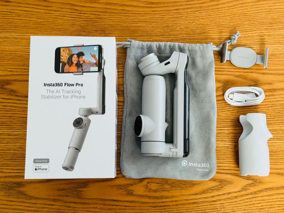 Insta360 Flow Pro スタビライザー(iPhone用) Insta360 Flow Pro - AI-Powered Gimbal Stabilizer for Smartphone