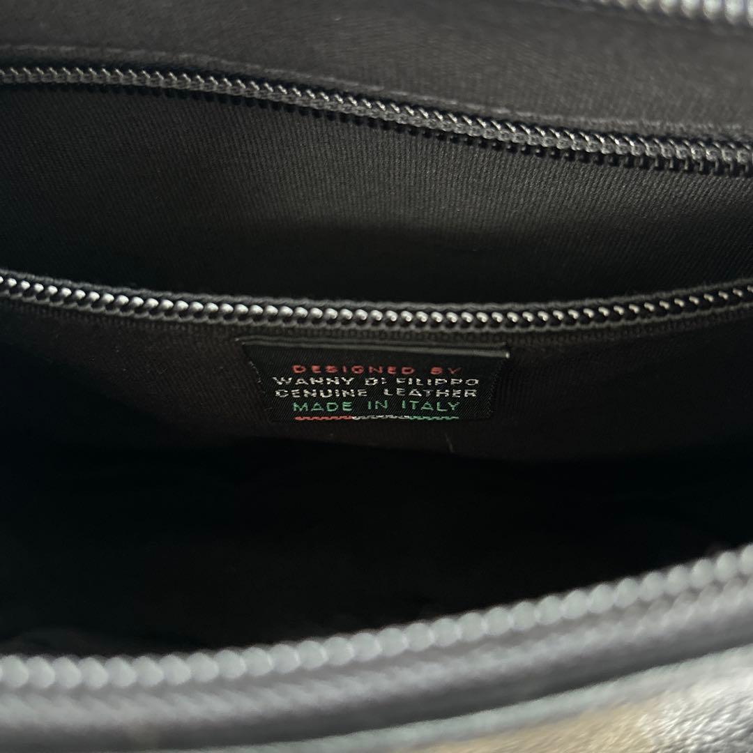 新品未使用タグ付き イルビゾンテ ハーフムーン ショルダーバッグ 黒