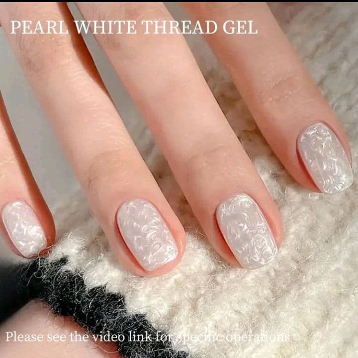 ホワイト パールスレッドカラージェル ミルキー 上品ジェルネイル