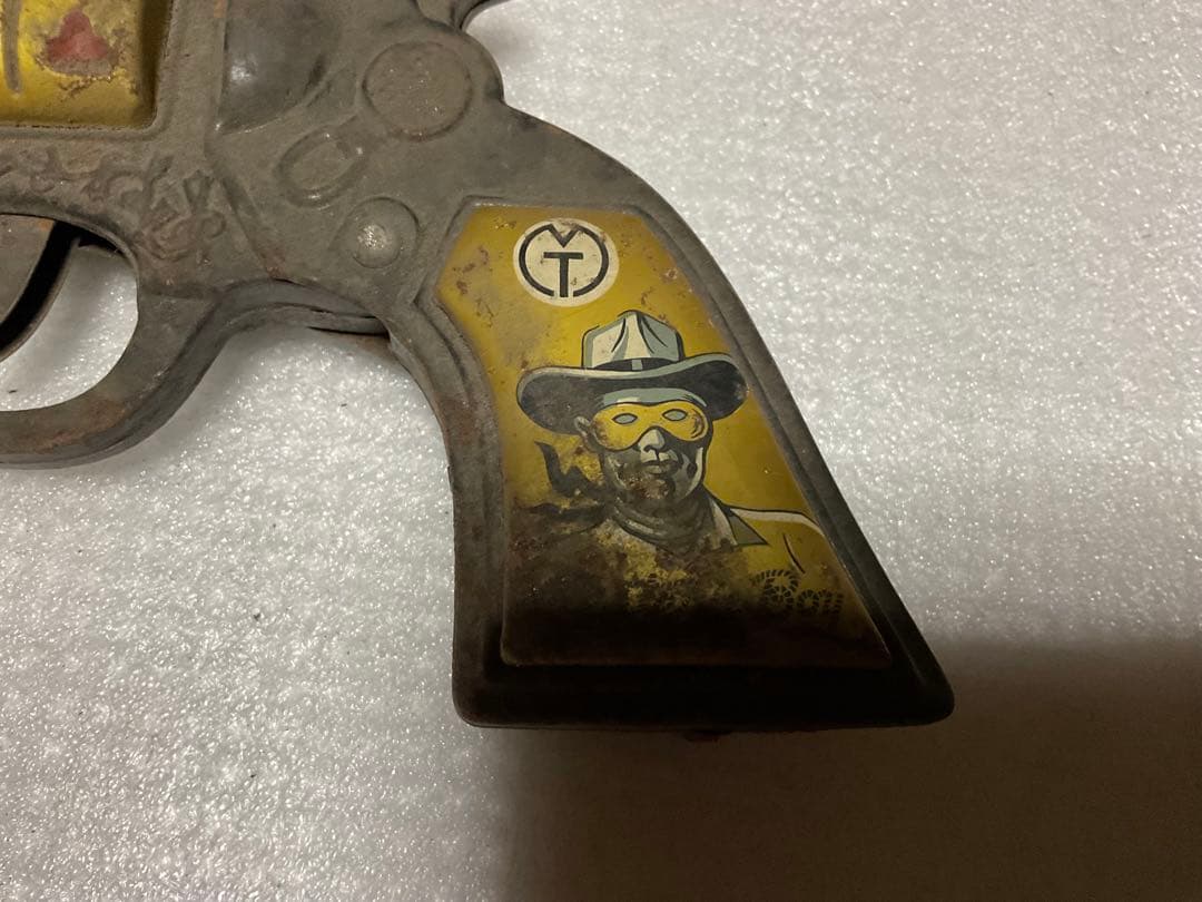 ブリキ製拳銃／ウエスタン・ボーイ。【ジャンク品 錆あり 引き金のみ