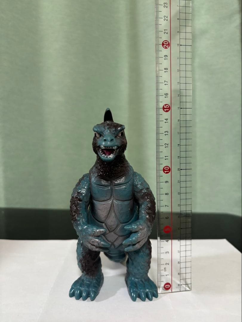 帰ってきたウルトラマン　凶暴怪獣アーストロン　ソフビ人形 Amazon.co.jp: 怪獣シリーズ 80 凶暴怪獣 アーストロン ソフビ 2017年