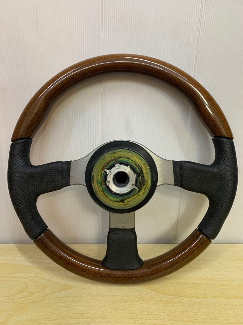 中古】momo ウッド&レザーステアリングハンドル MM70508-14 - メルカリ