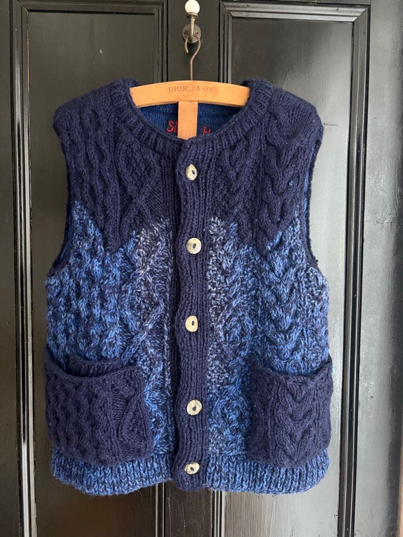 ソ*ル様 新品‼︎ Slow H スローハンズ ケーブル編み ニットベスト ネイ 2色＊ユニセックス＊SLOWHANDS-スローハンズ-cotton knit ''arrow'