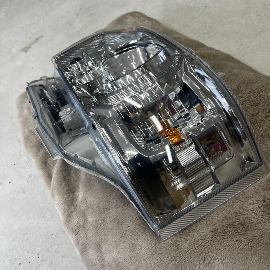 ハイエーススーパーGL ダークプライムS 純正LEDヘッドライト新車外し