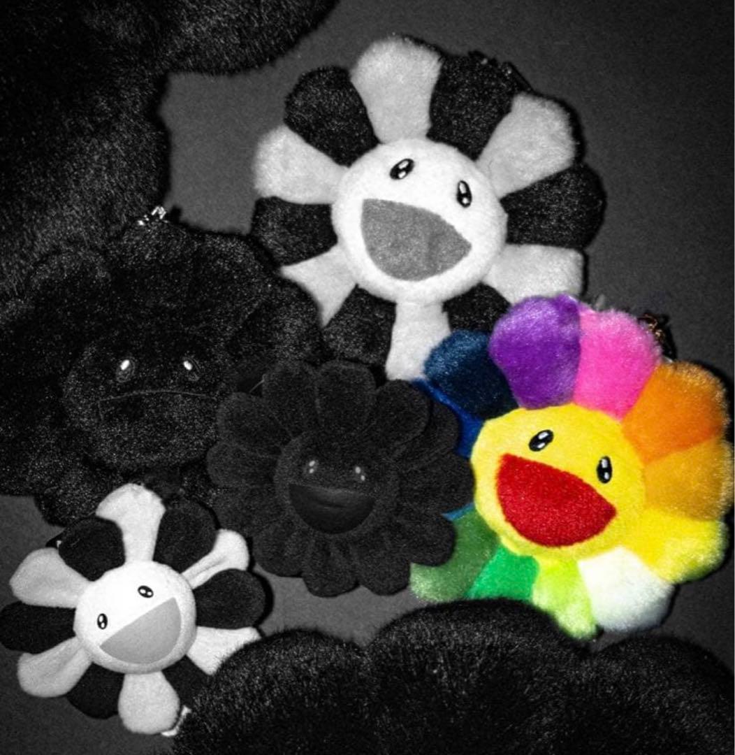 カイカイキキ 村上隆 お花 キーホルダー ブラック 黒 - メルカリ