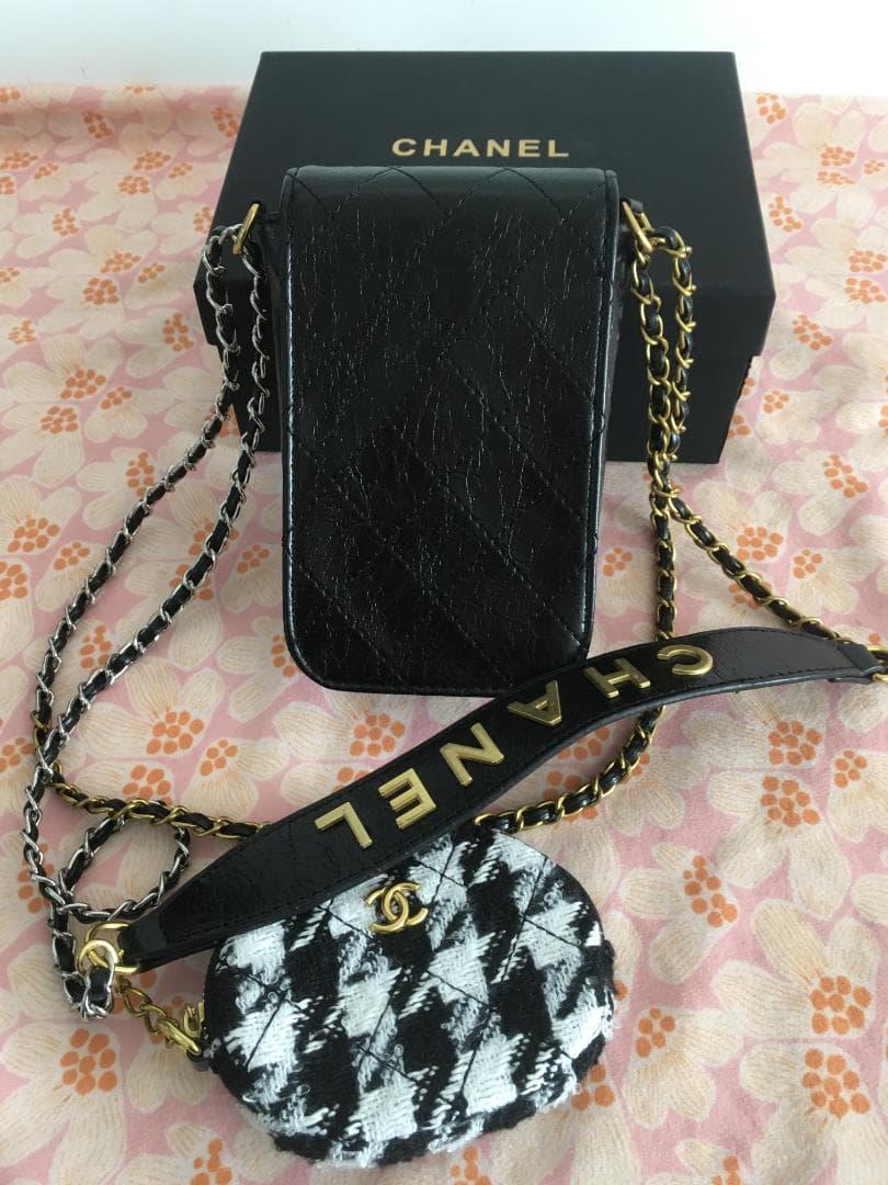 ブラック スマホショルダーバッグ《箱付き》