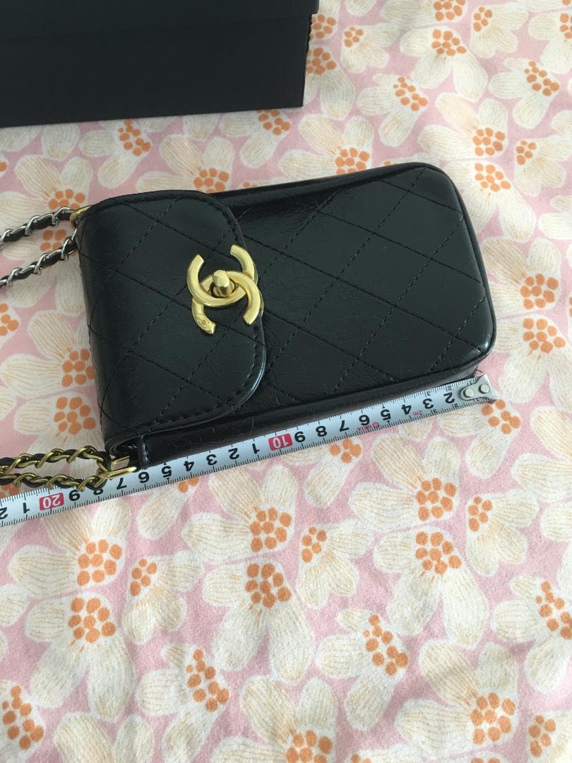 ブラック スマホショルダーバッグ《箱付き》