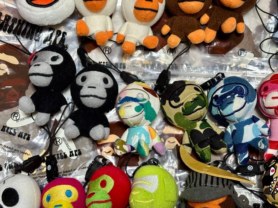 A BATHING APE マスコット27体 ブリキ缶 マイロ レア BAPE