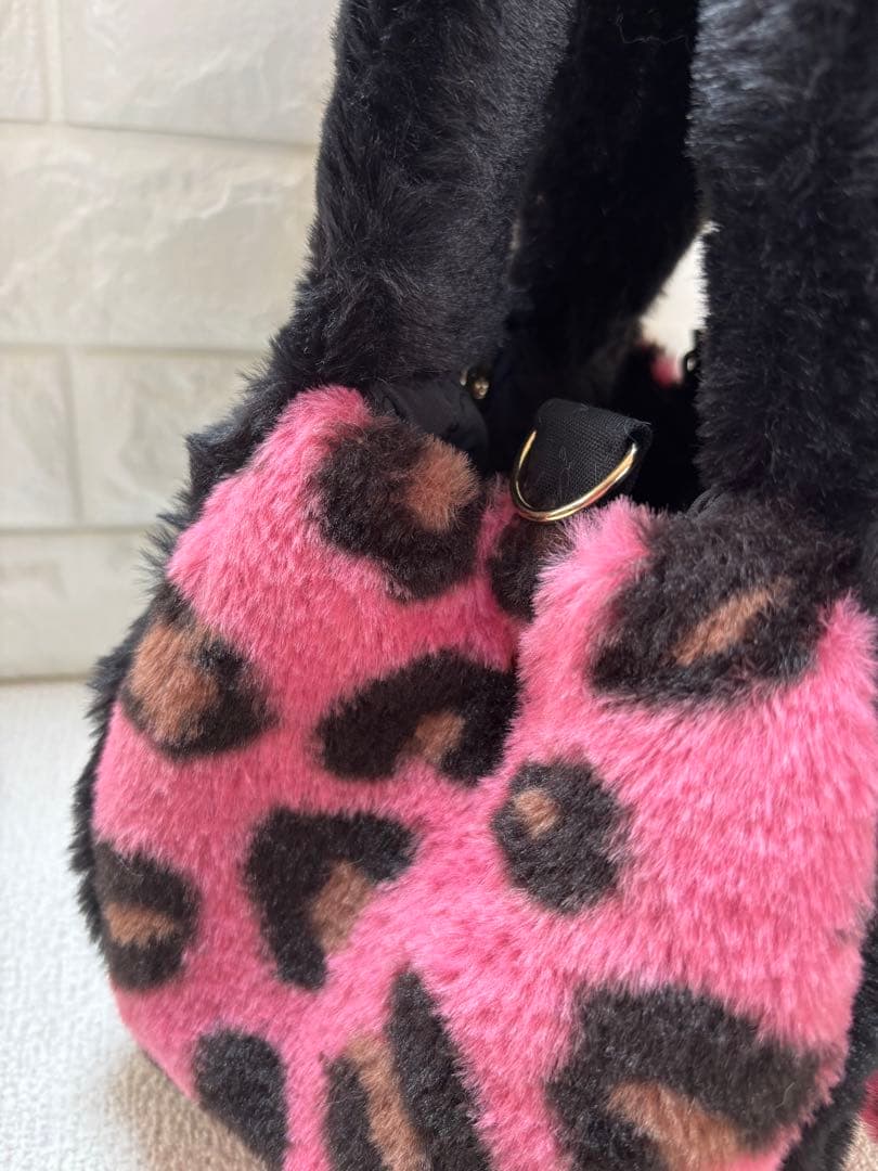 あ*き様 コヤンイサムチョン ハンドメイド ファーバッグ ジョーズくん