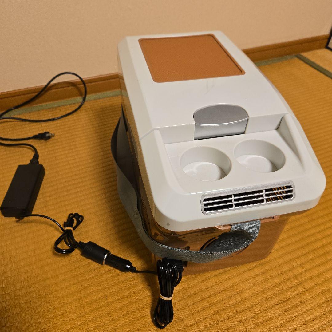 車載冷温庫 9リットル 車載冷蔵庫 9L ポータブル 小型 -20℃〜20℃ [&氷点下まで脅威の冷却