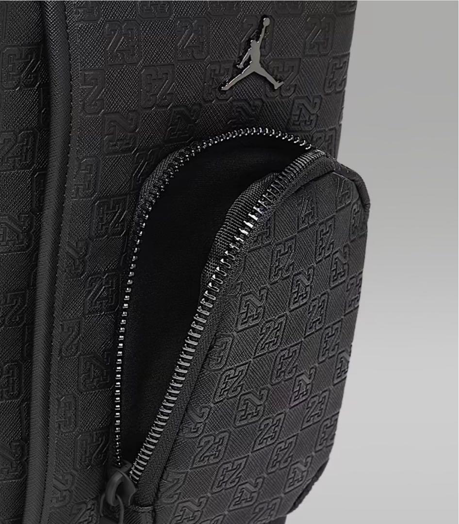 期間限定出品新品】ジョーダン モノグラム スリングバッグ（3L