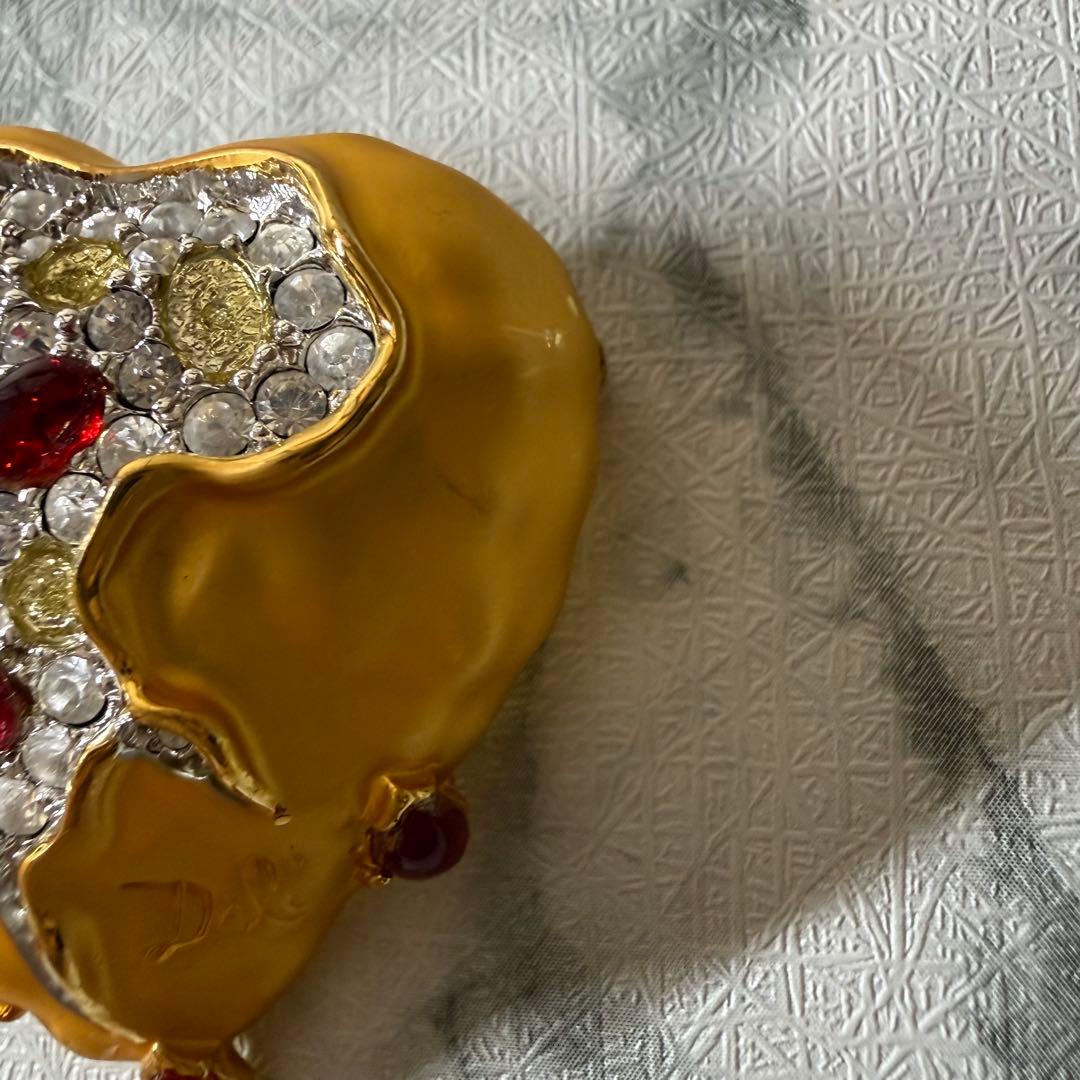 訳あり/希少】DALI JOIES ダリ「王家の心臓」ブローチ 復刻品 - メルカリ