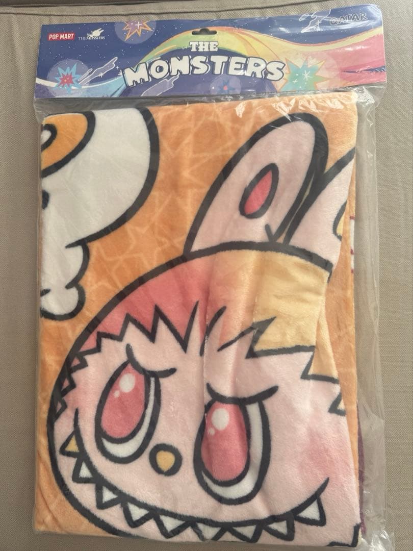 POPMART QATARオープン記念 限定ラブブブランケット - メルカリ