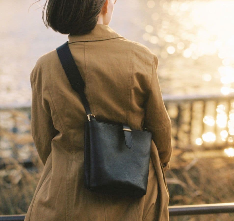 LONA アコテショルダーS ブリリアントグリーン　難あり ACOTE shoulder-S British green