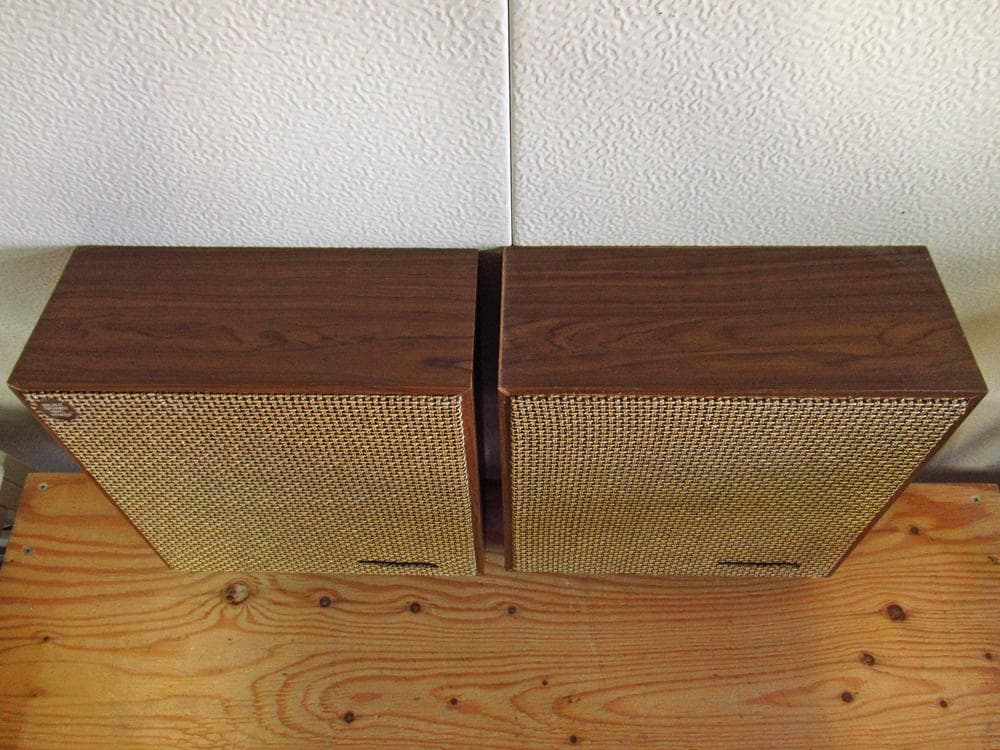 Realistic 8インチ 壁掛け スピーカー ペア 音量コントロール付きの