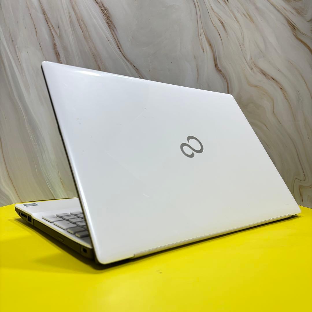 【第8世代Core i7】/WEBカメラ有/OS無/パーツ取り/ジャンク扱い 第8世代Core i7】/WEBカメラ有/OS無/パーツ取り/ジャンク扱い