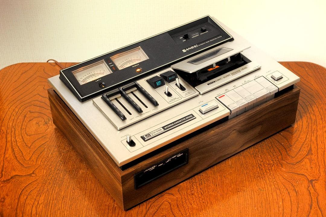 ☆VICTOR STEREO CASSETTE DECK CCR-668 ♪