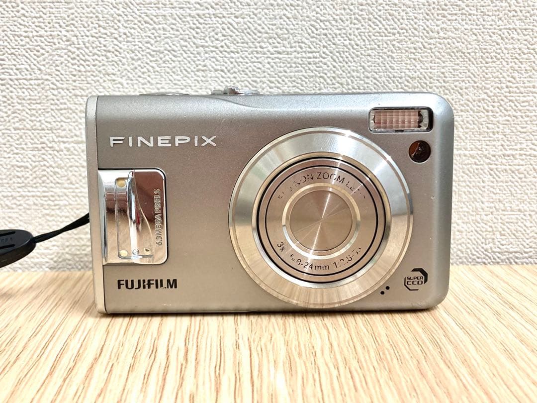 FUJIFILM 富士フィルム FinePix F31fd シルバー ジャンク Fujifilm FinePix F31 fd Silver 6.3MP Compact Digital Camera | 3x