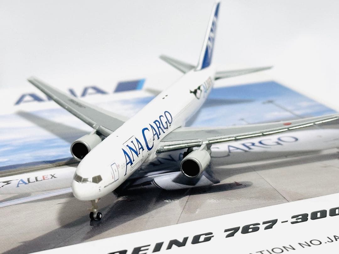 全日空商事 1/500 ANA Cargo B767-300BCF - メルカリ