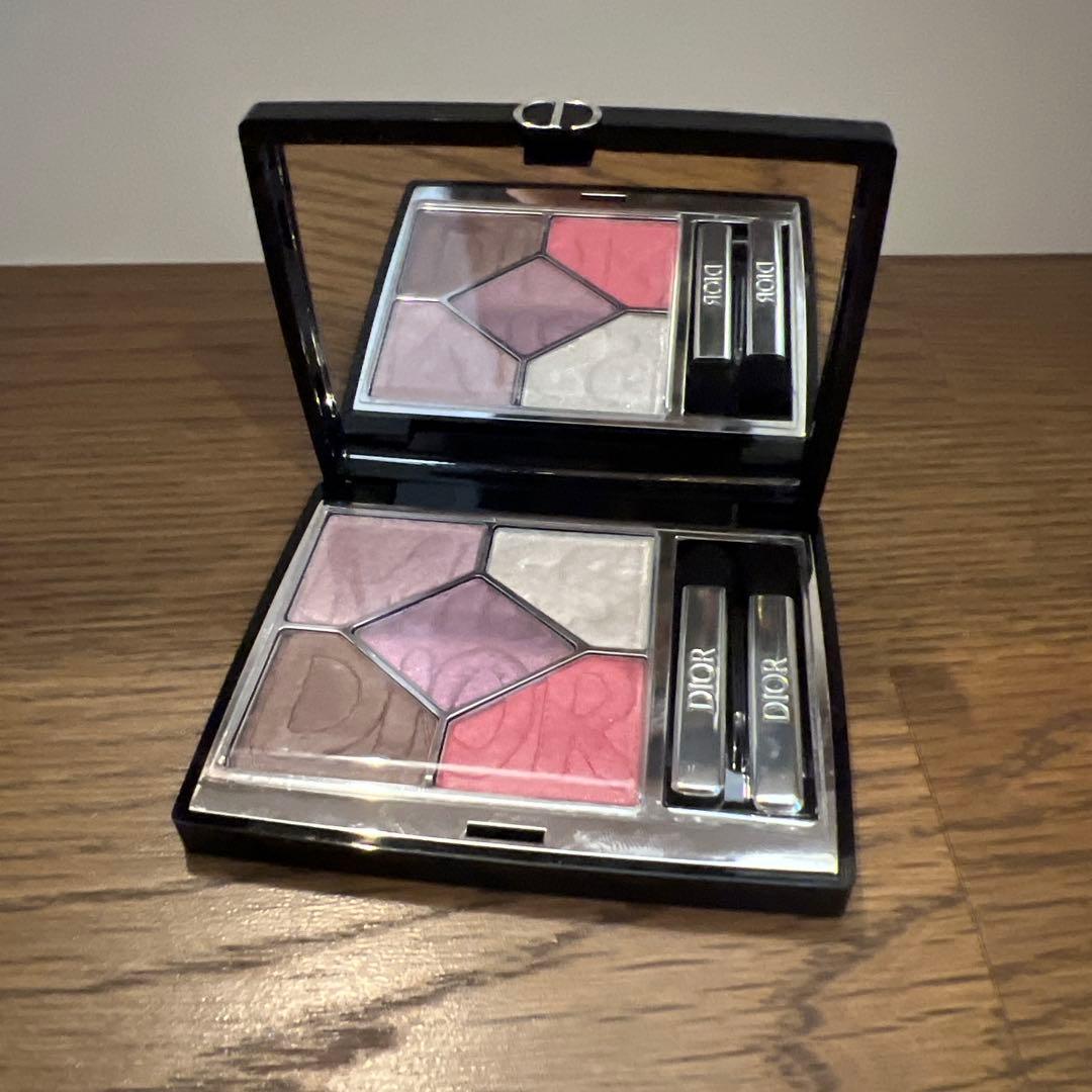 Dior アイシャドウパレット860 デアリングライラック Diorのアイシャドウ ディオールショウ サンク クルール他、1商品を使っ