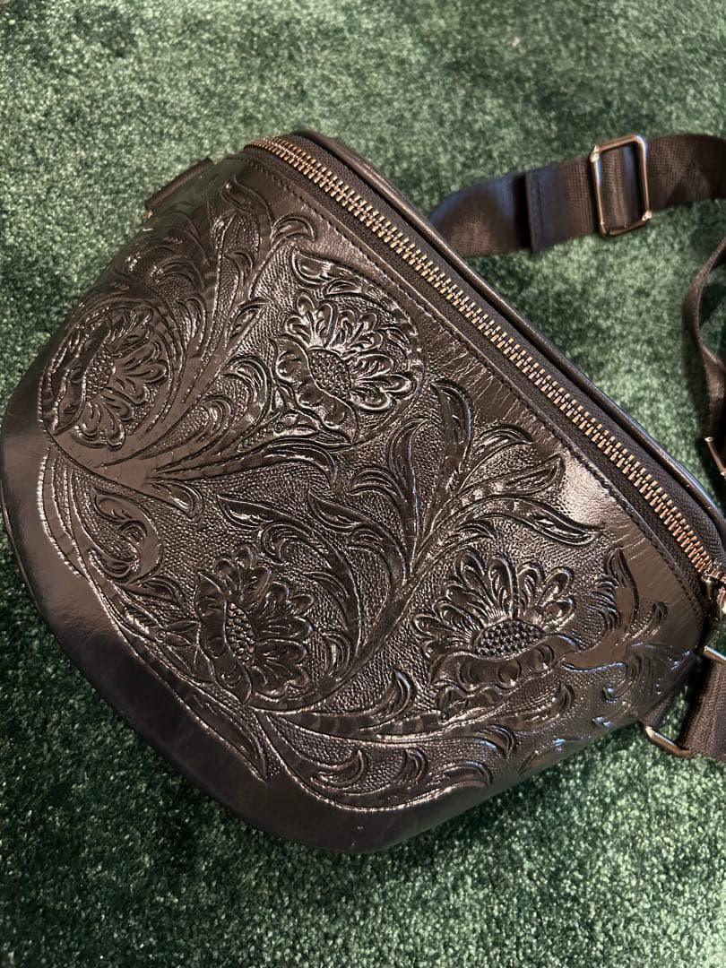 GRACE CONTINENTAL ウエストバッグ　牛革　ボディバッグ GRACE CONTINENTAL（グレースコンチネンタル） 【SALE20％OFF