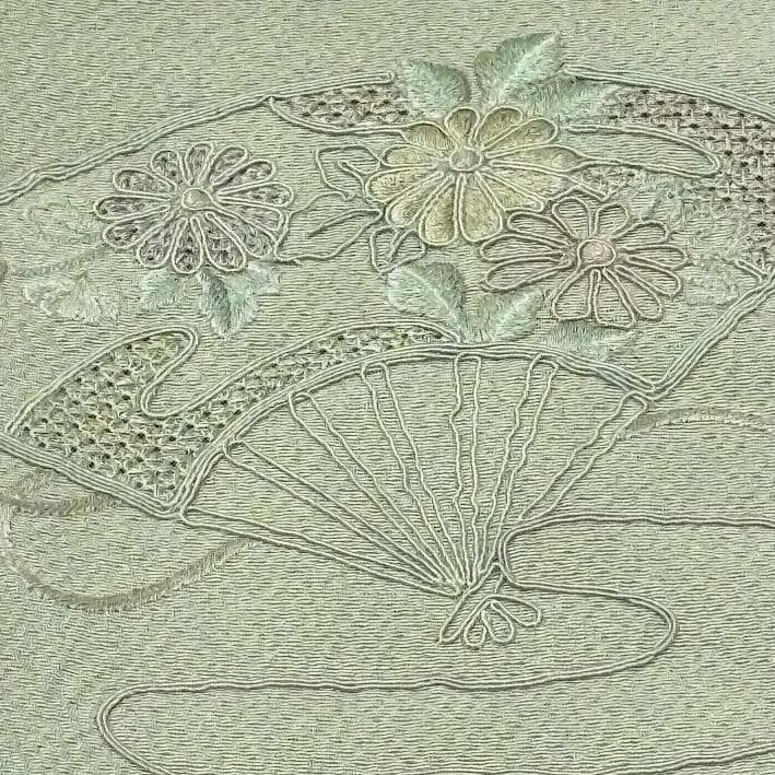 ゆりのはな 付下げ 汕頭刺繍 扇子柄 ちりめん トール 薄山葵色 正絹