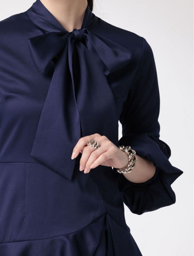 ◇未使用美品◇レジィーナロマンティコ ネイビーパフスリーブ