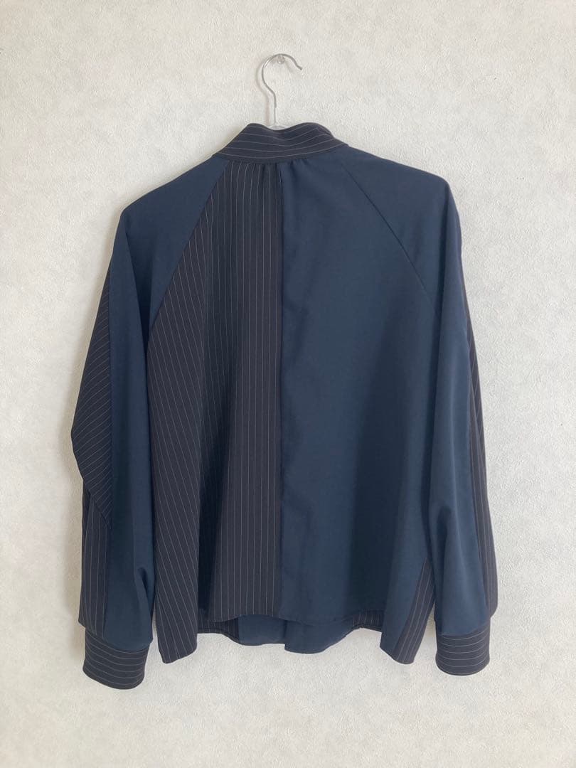 UNITED TOKYO アシメスリットデザインブラウス navy UNITED TOKYO