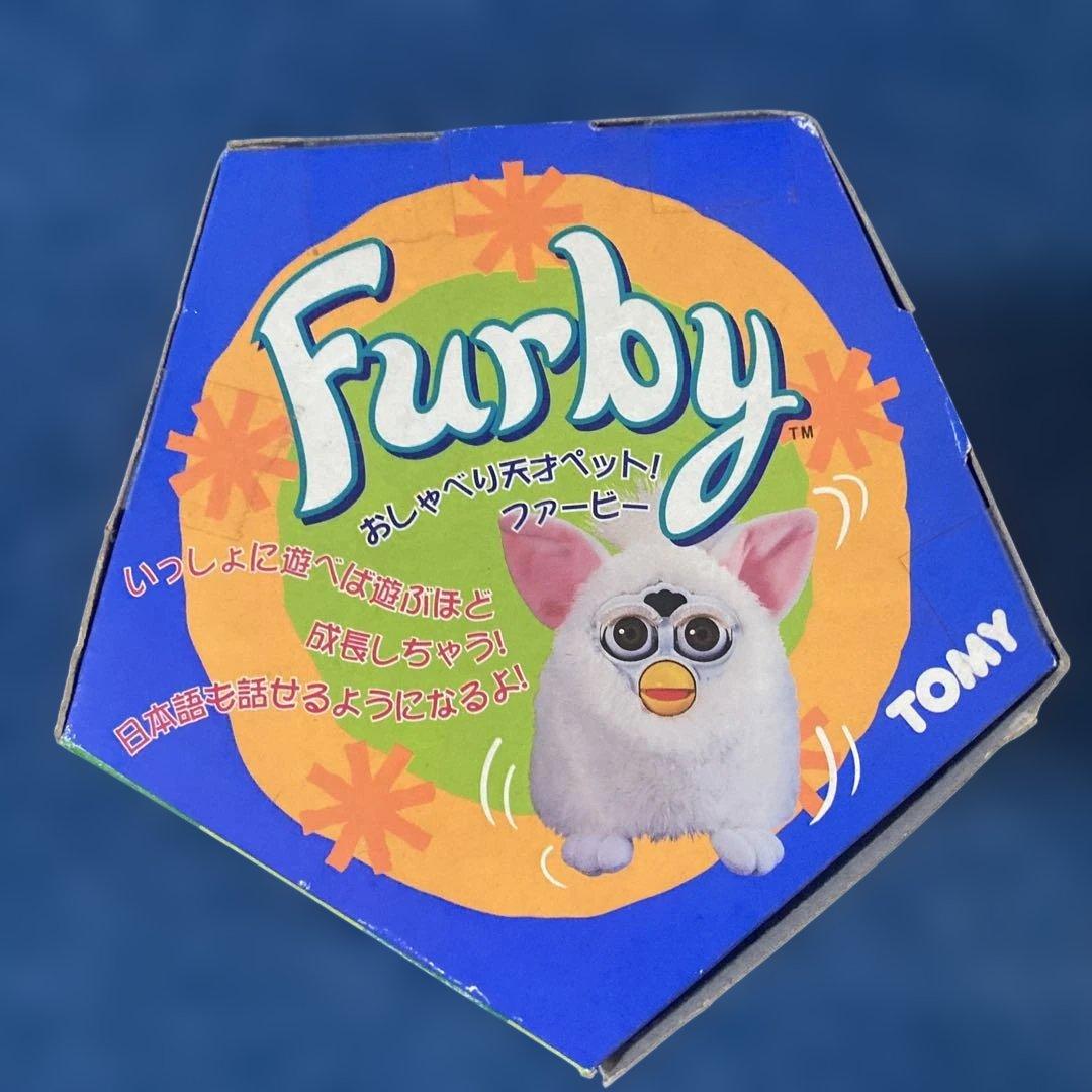 ファービー白2009年製外箱破損有り - メルカリ