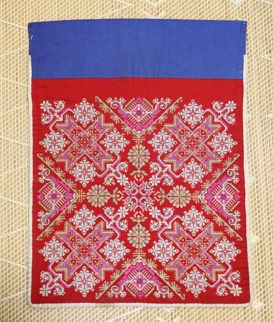 ミャオ族 伝統挑花刺繍 太陽生長紋×花樹文様 手仕事 アンティーク古布