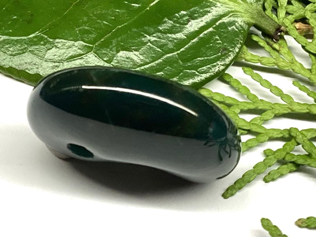 ✳天然濃厚な出雲勾玉【碧玉】 摩訶不思議な力の護符石を‼️本物をお