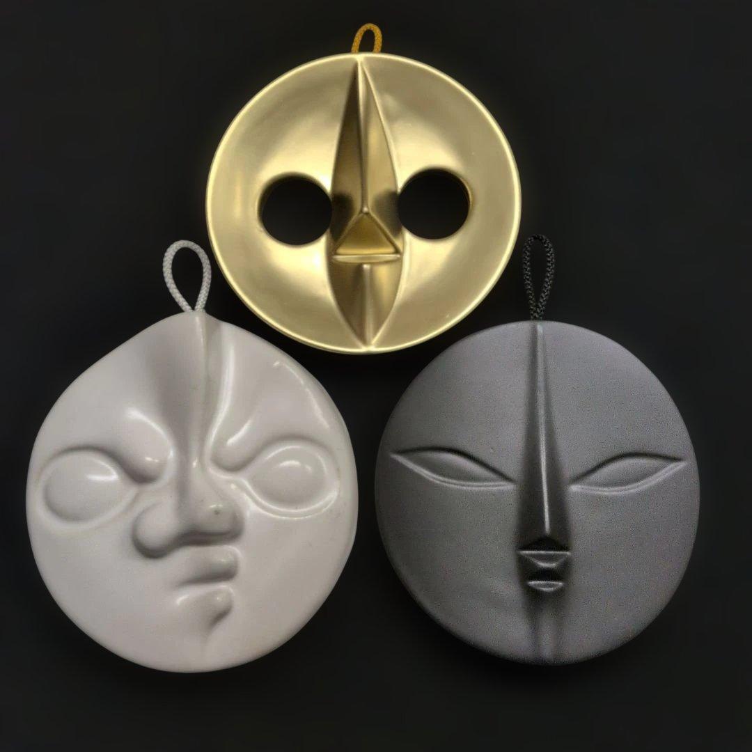 岡本太郎太陽の塔の顔壁掛 - メルカリ