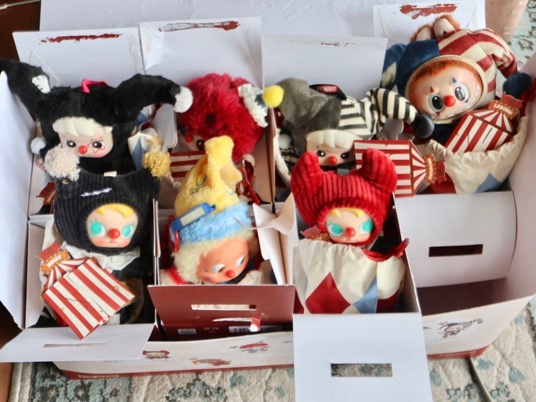 pop mart why so serious ぬいぐるみキーホルダー セット Why So Serious Series Vinyl Plush Pendant | POP MART – Art Toy Familia