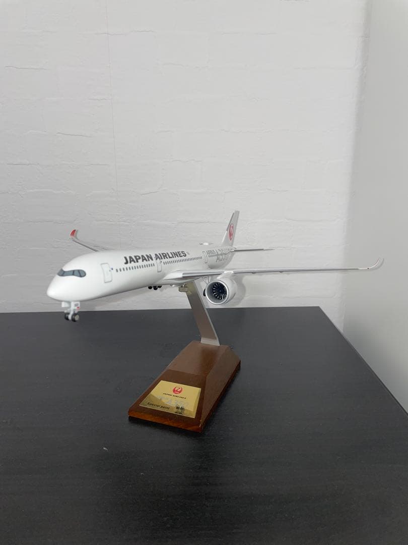 JAL A350-900 2号機 1/200限定モデル　数量限定品　公式 JAL A350-900 2号機 1/200限定モデル 数量限定品 公式 - メルカリ