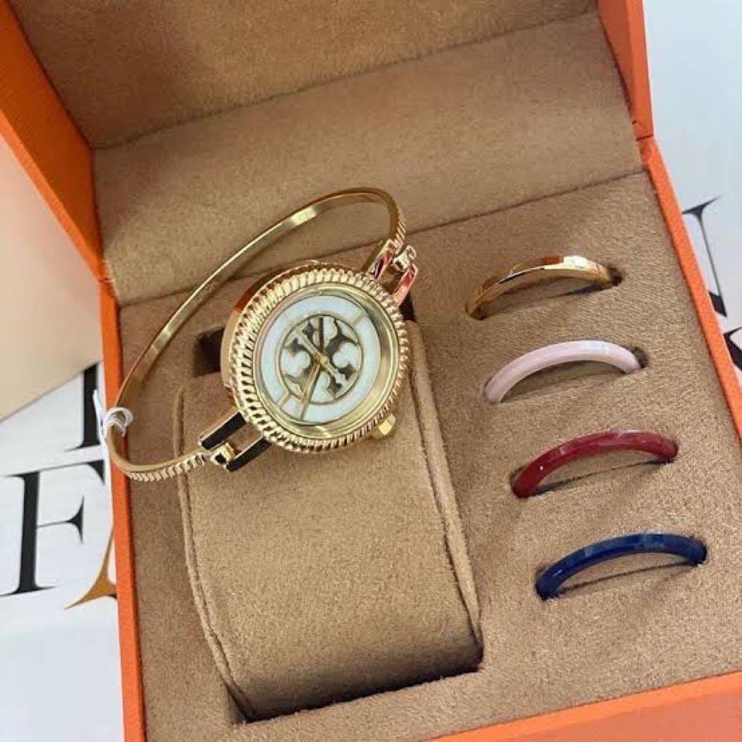 TORY BURCH ゴールド アナログ時計 交換用ストラップ付き - メルカリ