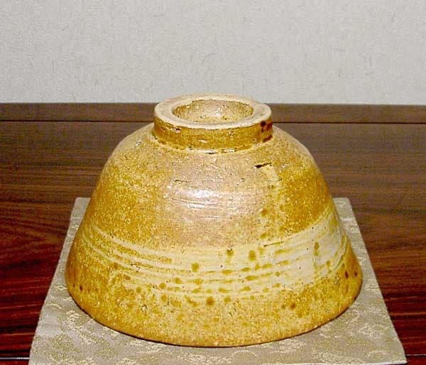 不明 伊羅保刷毛目 茶碗 在銘「玉」無傷 箱無。